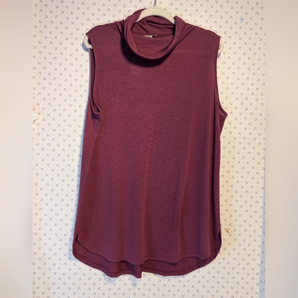 ♥️ Loft Women's XL burgundy red top blouse sleeveless shell polyester trending